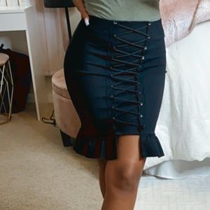 LACE UP FRILL BODYCON SKIRT